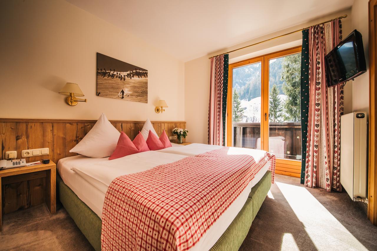 Hotel Dr Otto Murr B&B Sankt Anton am Arlberg Buitenkant foto
